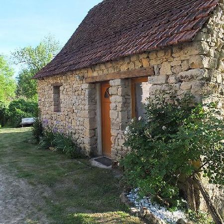 Gite Et Chambres D'Hotes - Sur Le Chemin Des Sens Azerat ภายนอก รูปภาพ